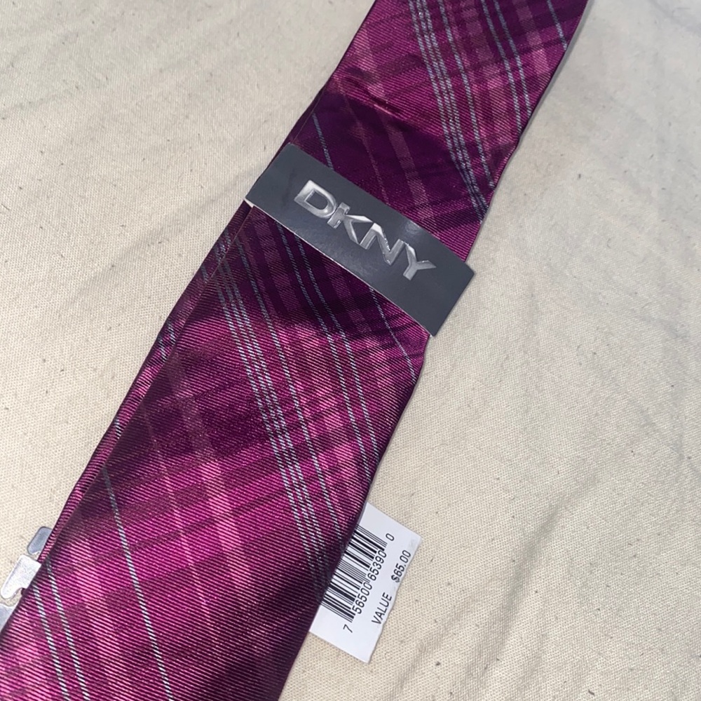 DKNY tie